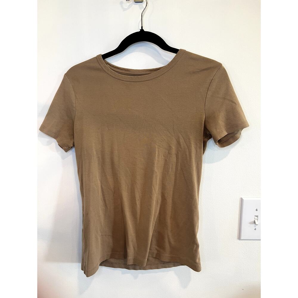 Lands’ End Tan Fitted Baby Tee Neutral Minimalist Cotton Tee Size Small